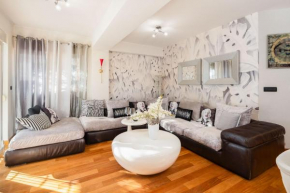 Beachfront apartment with wonderful large terrace